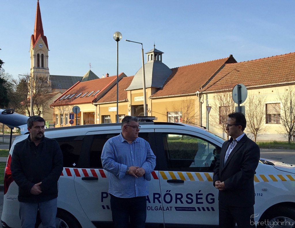 Új szolgálati autó a berettyóújfalui polgárőrségnek03